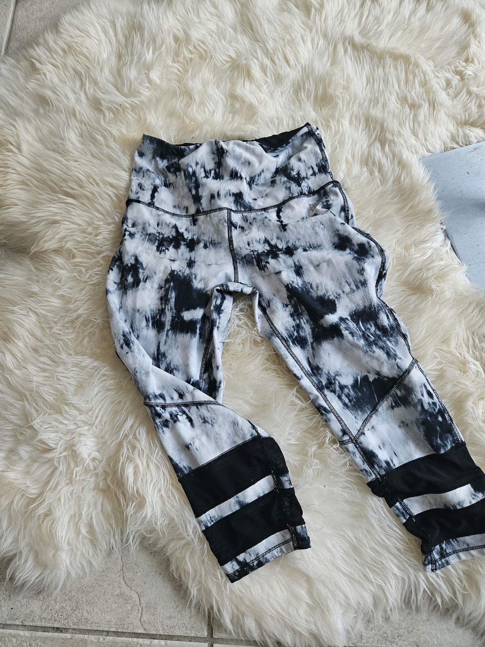 Everlast Black & White Tie-Dye Performance Leggings